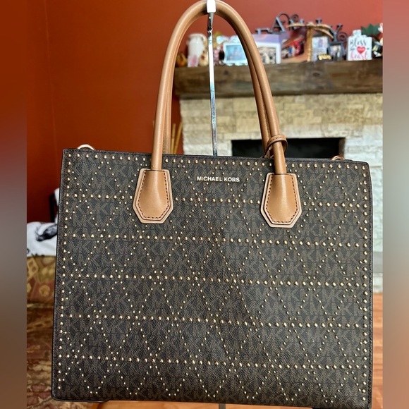 Michael Kors Studded Handbag EUC - Picture 2 of 6